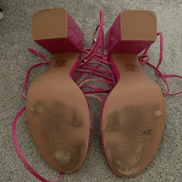 Pretty Little Thing Hot Pink Strappy Chunky Heels with Clear Band Size 10 - Picture 3 of 5